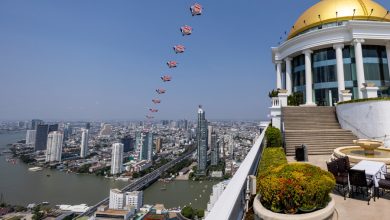 Lebua-Bangkok-Hosts-Thailands-First-Ever-Wingsuit-Flight-owBY2L.jpg